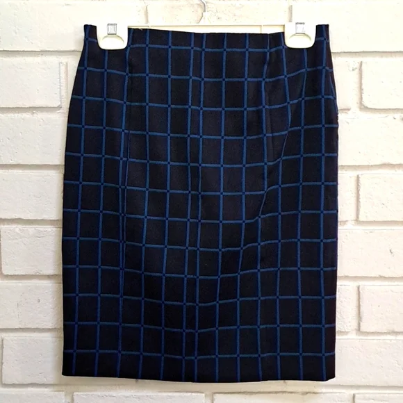 Alfani Black/Blue Zip Pockets Skirt.  Size 2P NWOT - Picture 4 of 6